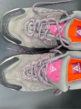 Women's Gray & Pink Trail Sneakers, Humtto